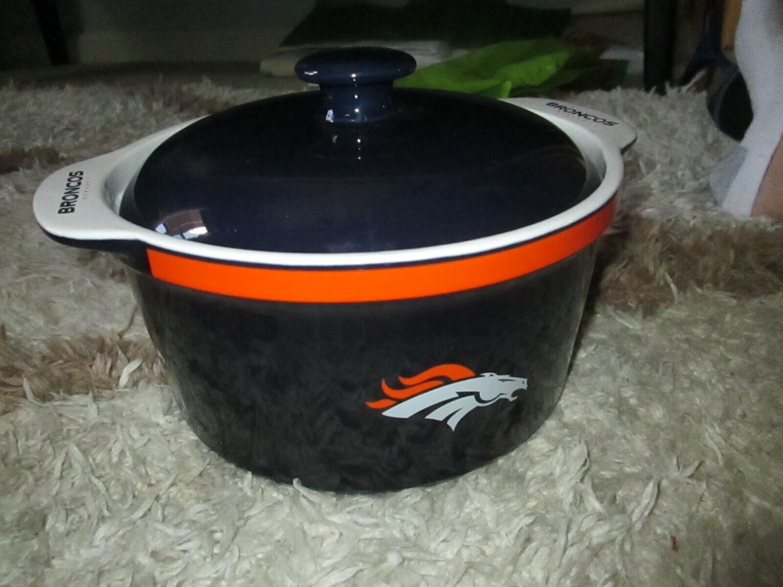 RARE 2015 Denver Broncos 2 Qt Baking Dish Crock/Lid Officially Licensed Product