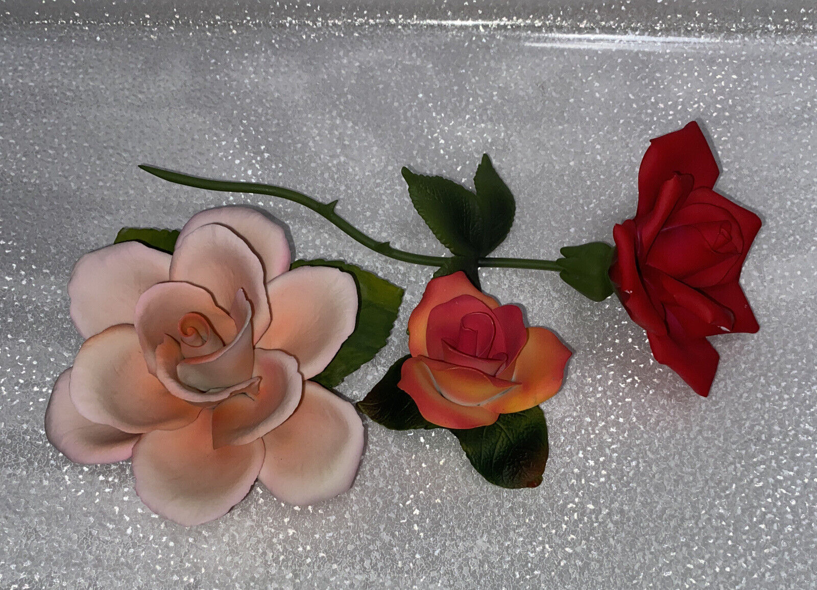 lot of three porcelain flowers roses (1) Napoleon