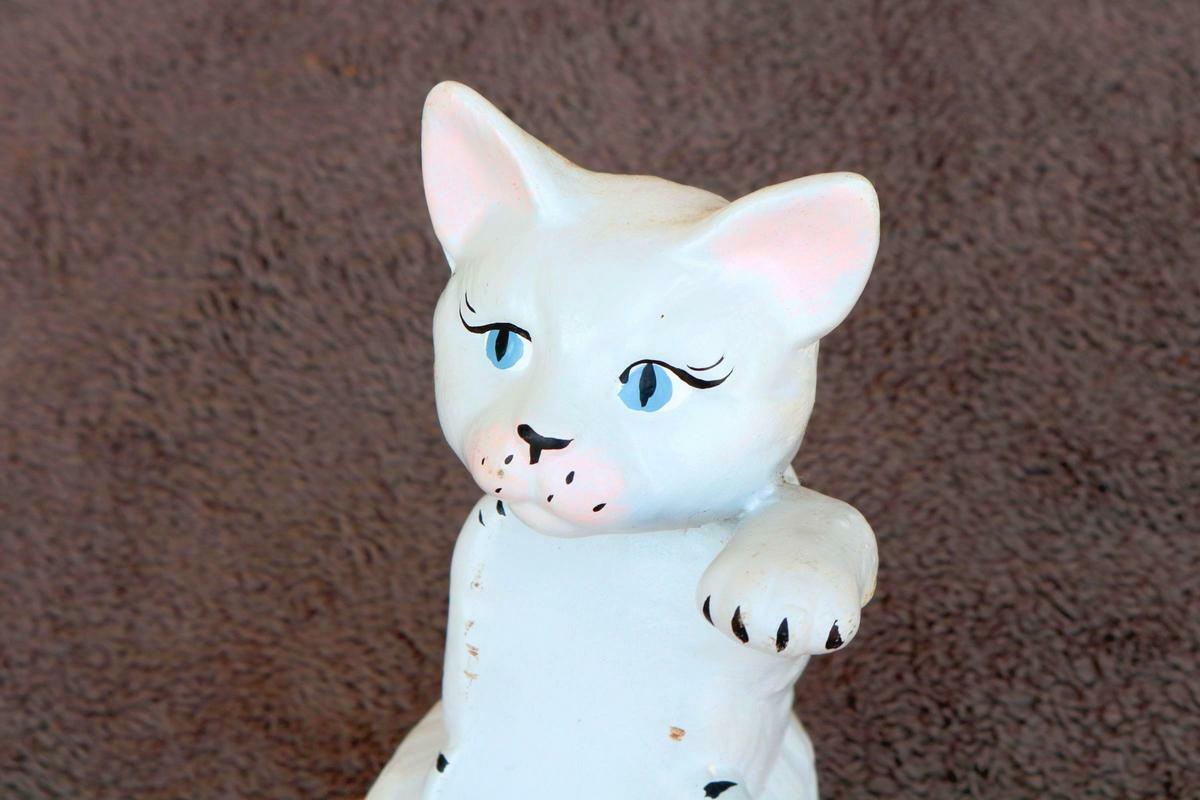 Cat Figure Over Door Cute White Kitty Pussy Feline Adorable gift Vintage Old ZM