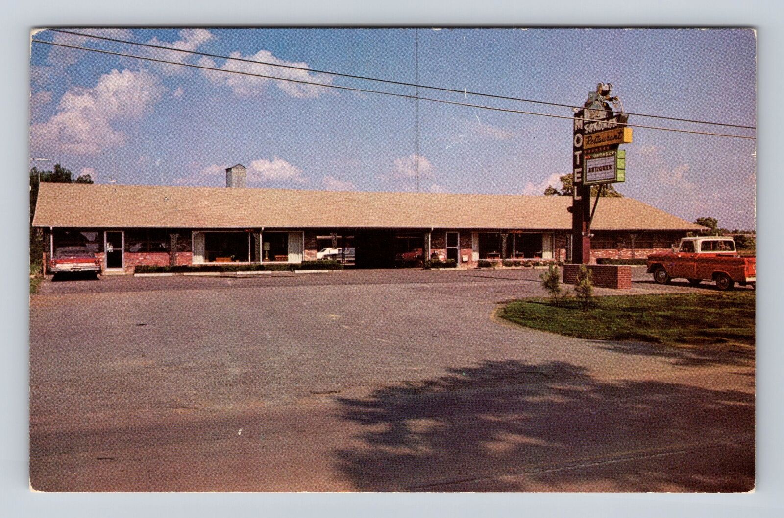 Senatobia MS-Mississippi, Sandman Motel Restaurant Antiques, Vintage Postcard