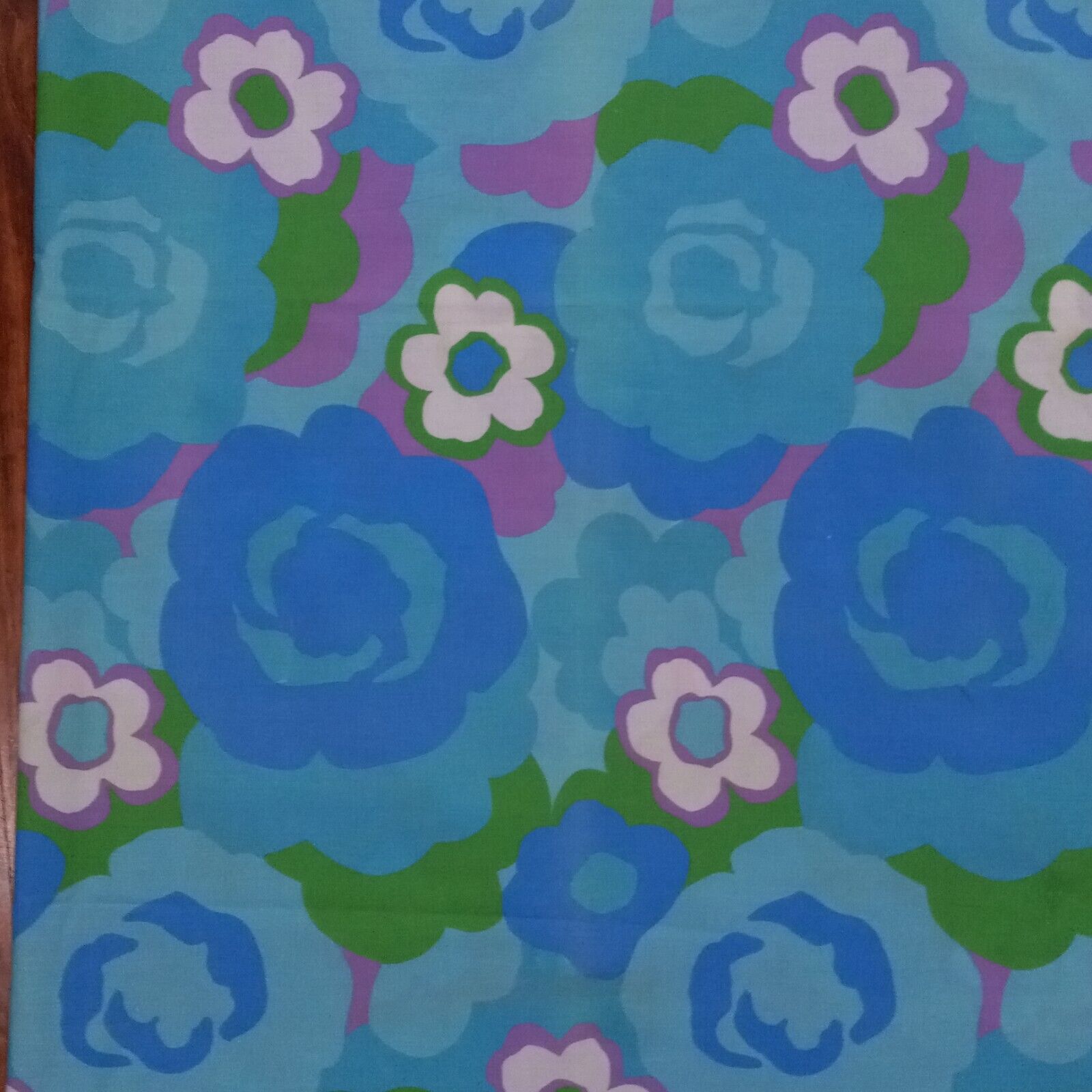 Set Of 2 \'60s GROOVY Flower POWER King FLAT SHEETS for Crafts Or CURTAINS