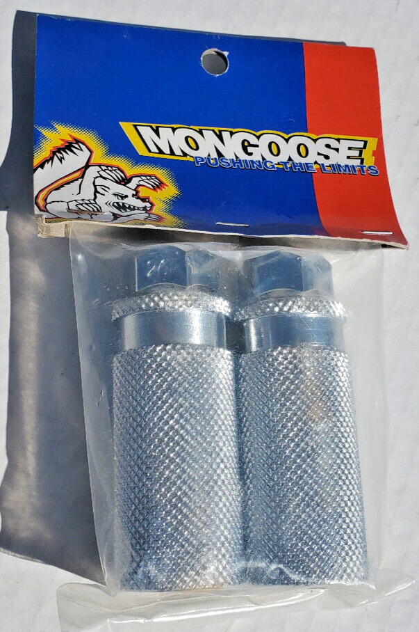 NOS Mongoose Freestyle BMX Bicycle Foot Pegs 90\'s 26T Threaded 3/8\