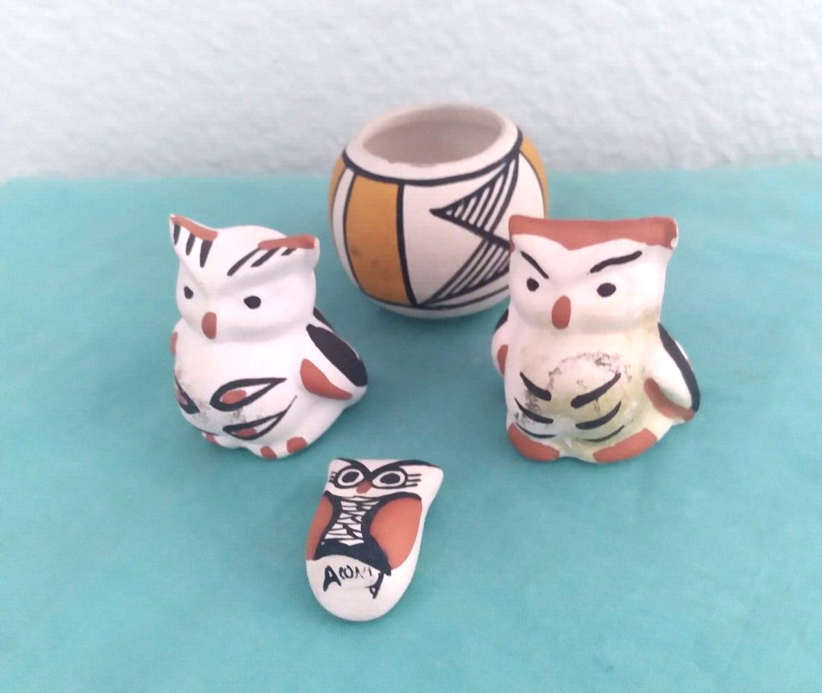 SW Acoma Pueblo Tribal Handmade Ceramic Fetish Owl Figurines+ Signed Pottery