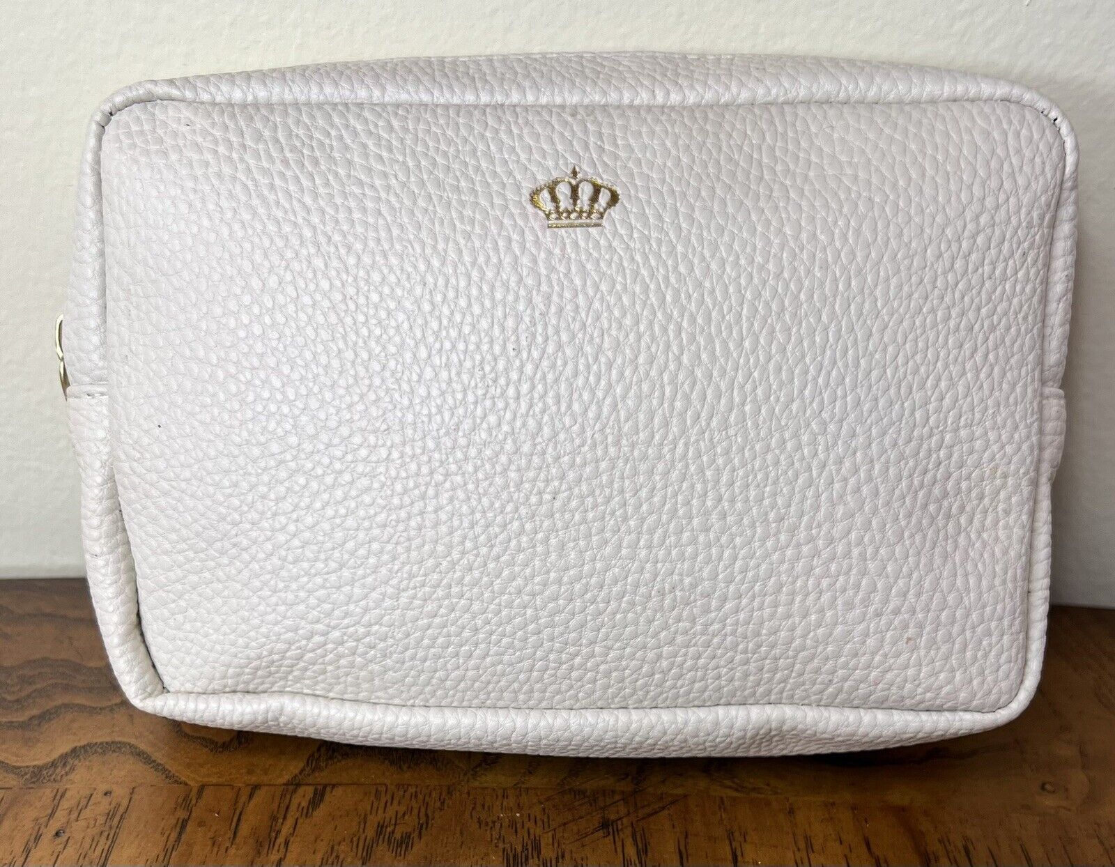 Royal Jordanian Business Crown Class Cream Leather Look Amenity Bag Only