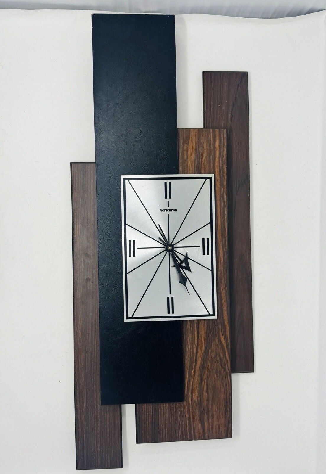 Vintage Mid Century Modern Verichron Wall Clock * Battery Movement
