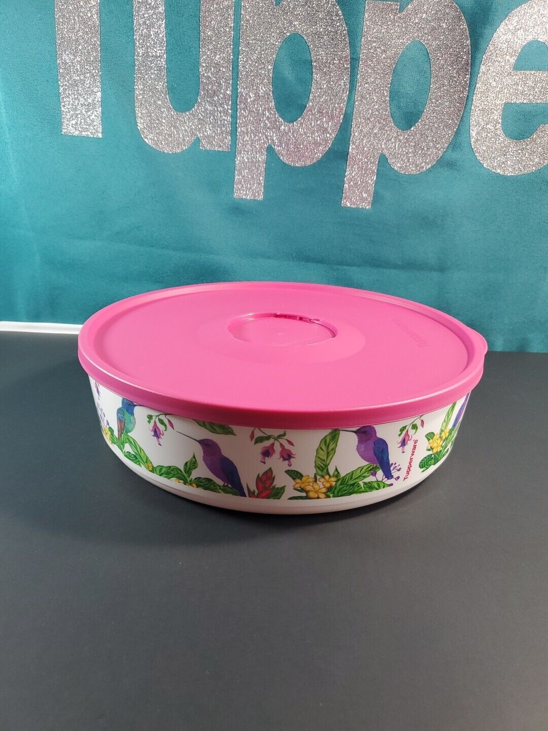 Tupperware Click Container Stack & Store Seal Hummingbird 10.50 Cup / 2.5L