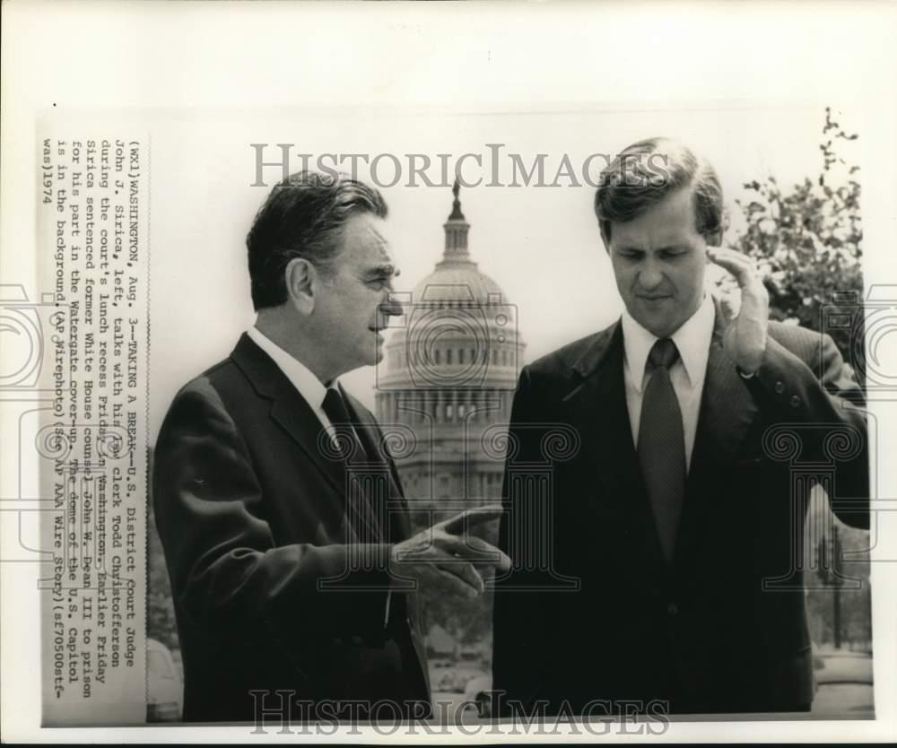 1974 Press Photo Judge John Sirica talks to Todd Christofferson in Washington