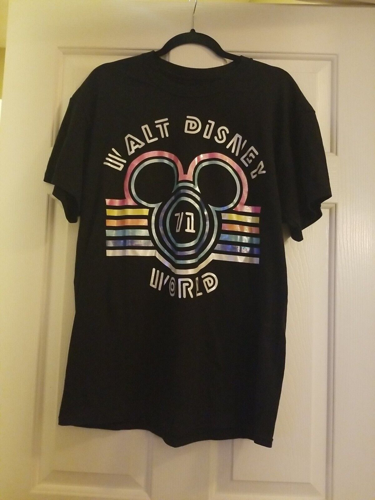 Walt Diseny World Black T-shirt With Multi Color Design, Size L, Pre-owned
