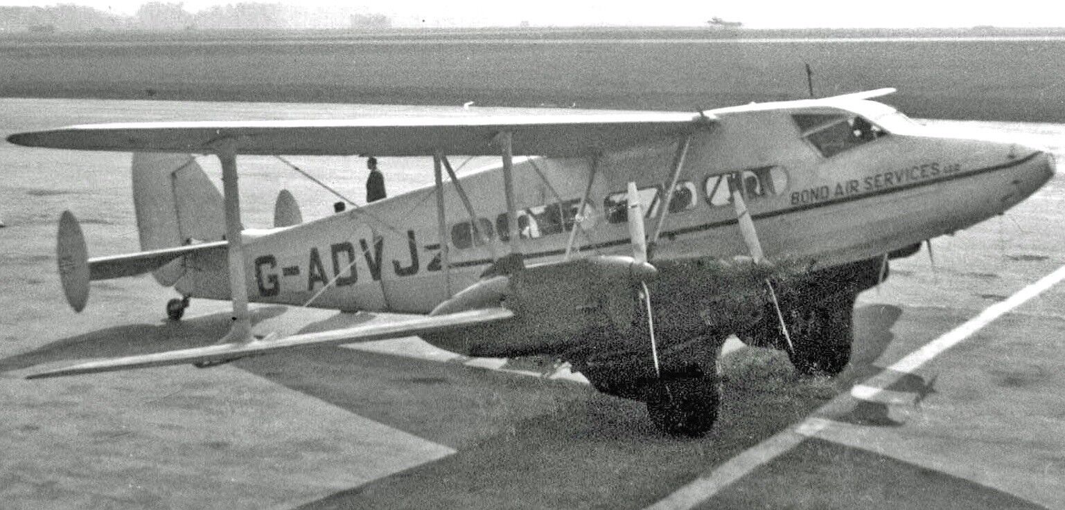 de Havilland Express Passenger/Trainer Aircraft Dry Wood Model Replica Small New
