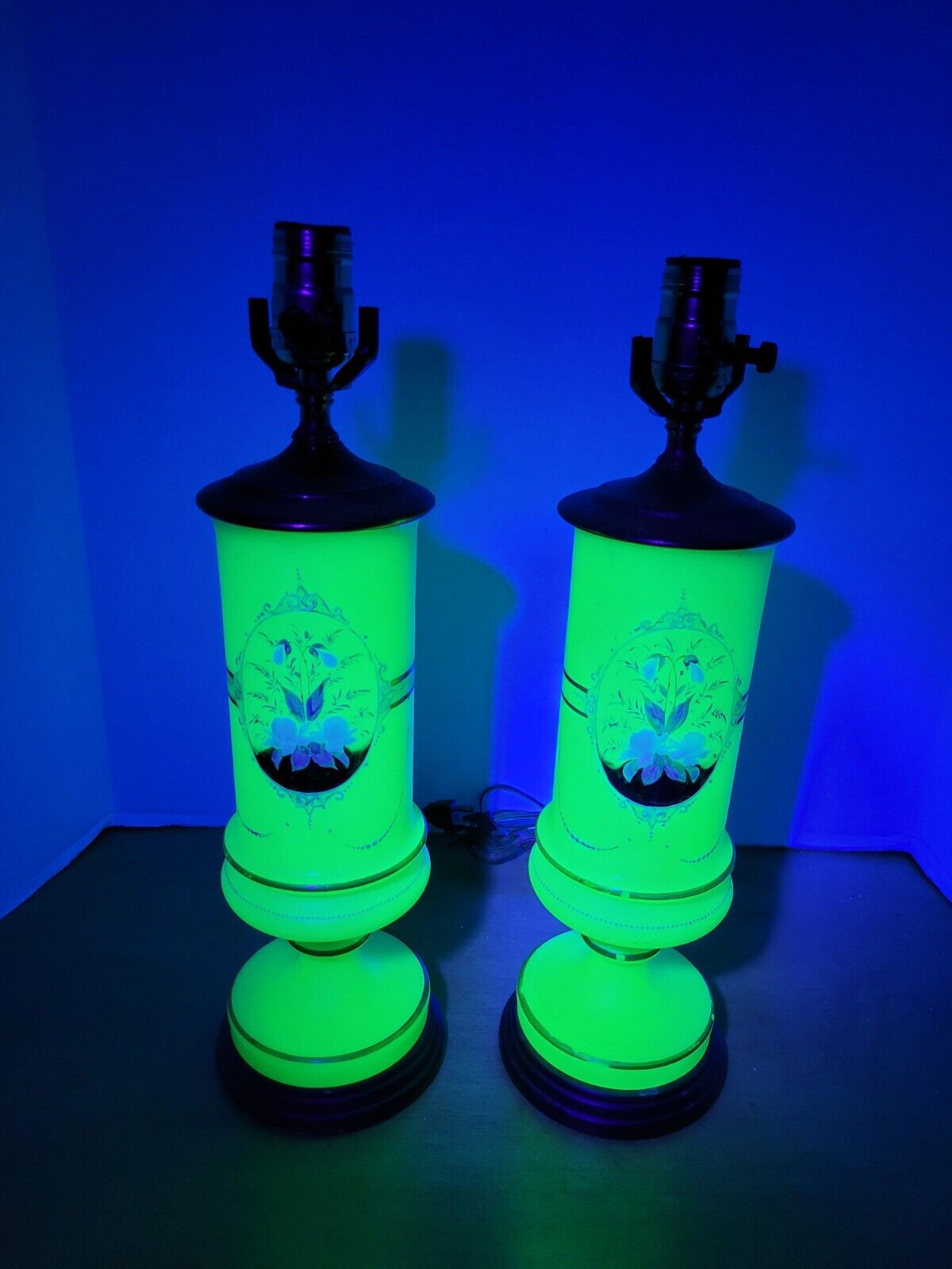 VTG 1930's Pair Uranium Glass Lamps Working Condition No Shades 
