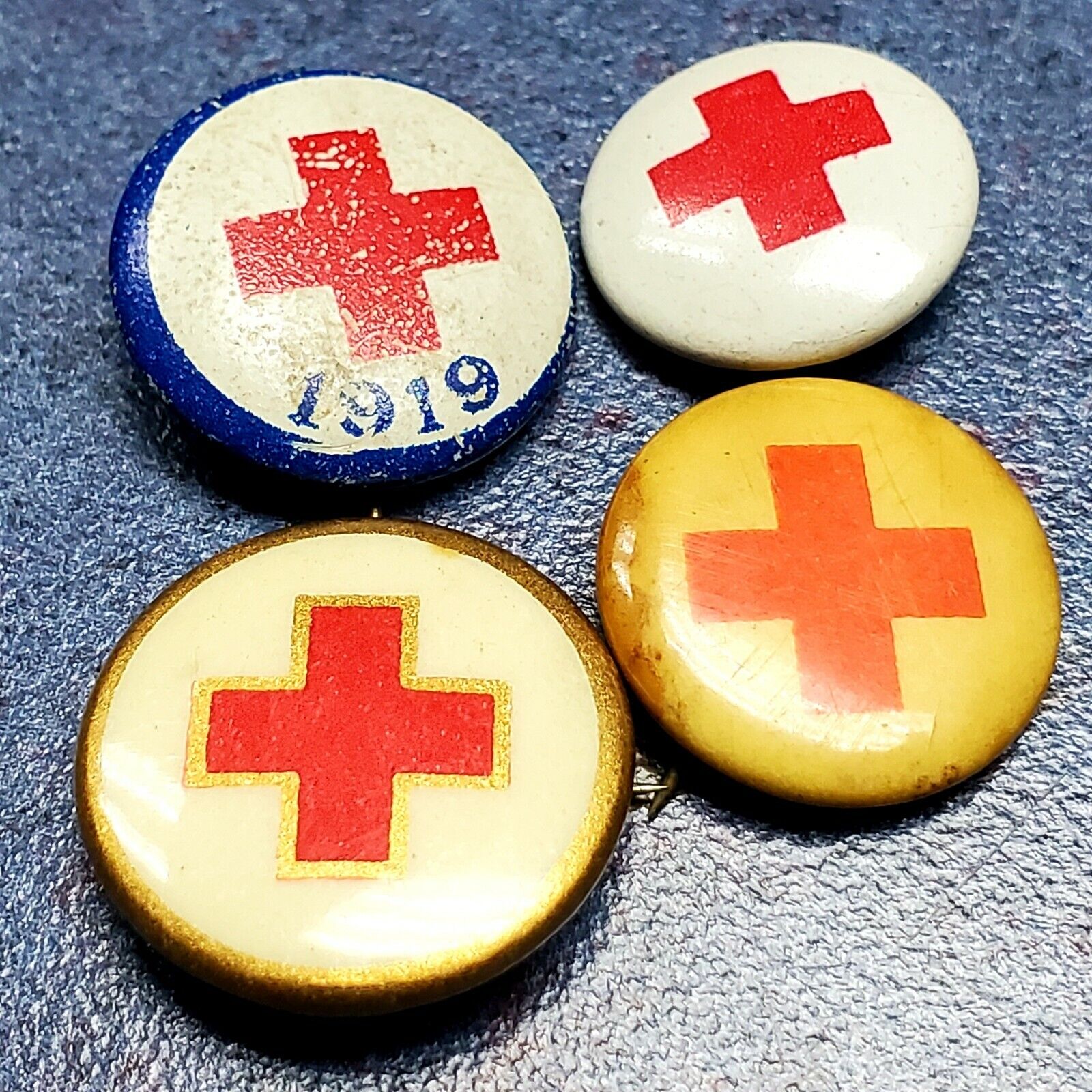Red Cross - Vintage Early Red Cross Lot of 4 Pinbacks / Buttons / Pins 1919