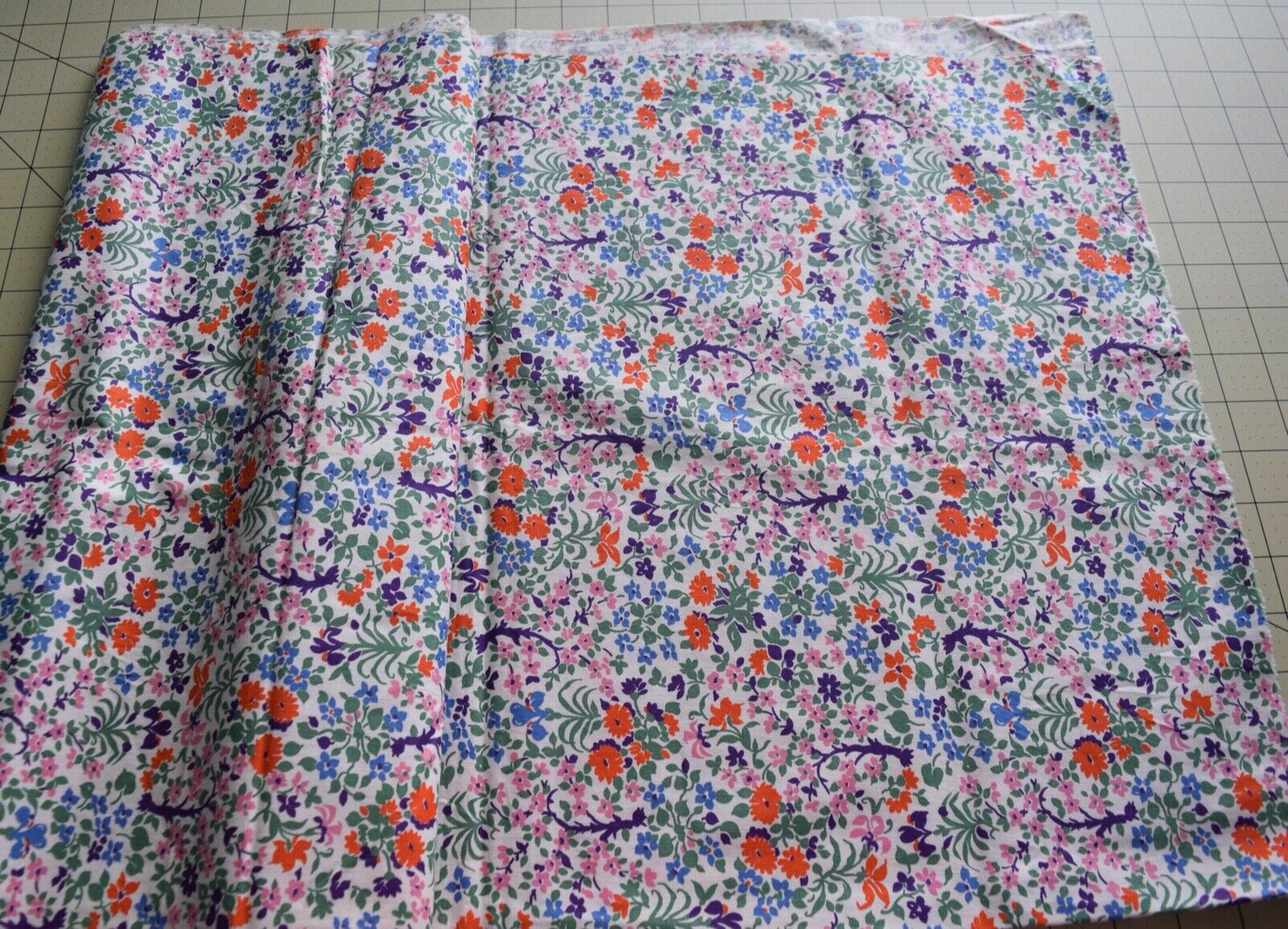 3217 1/2 yd Antique 1940's multicolor floral cotton fabric, bright colors