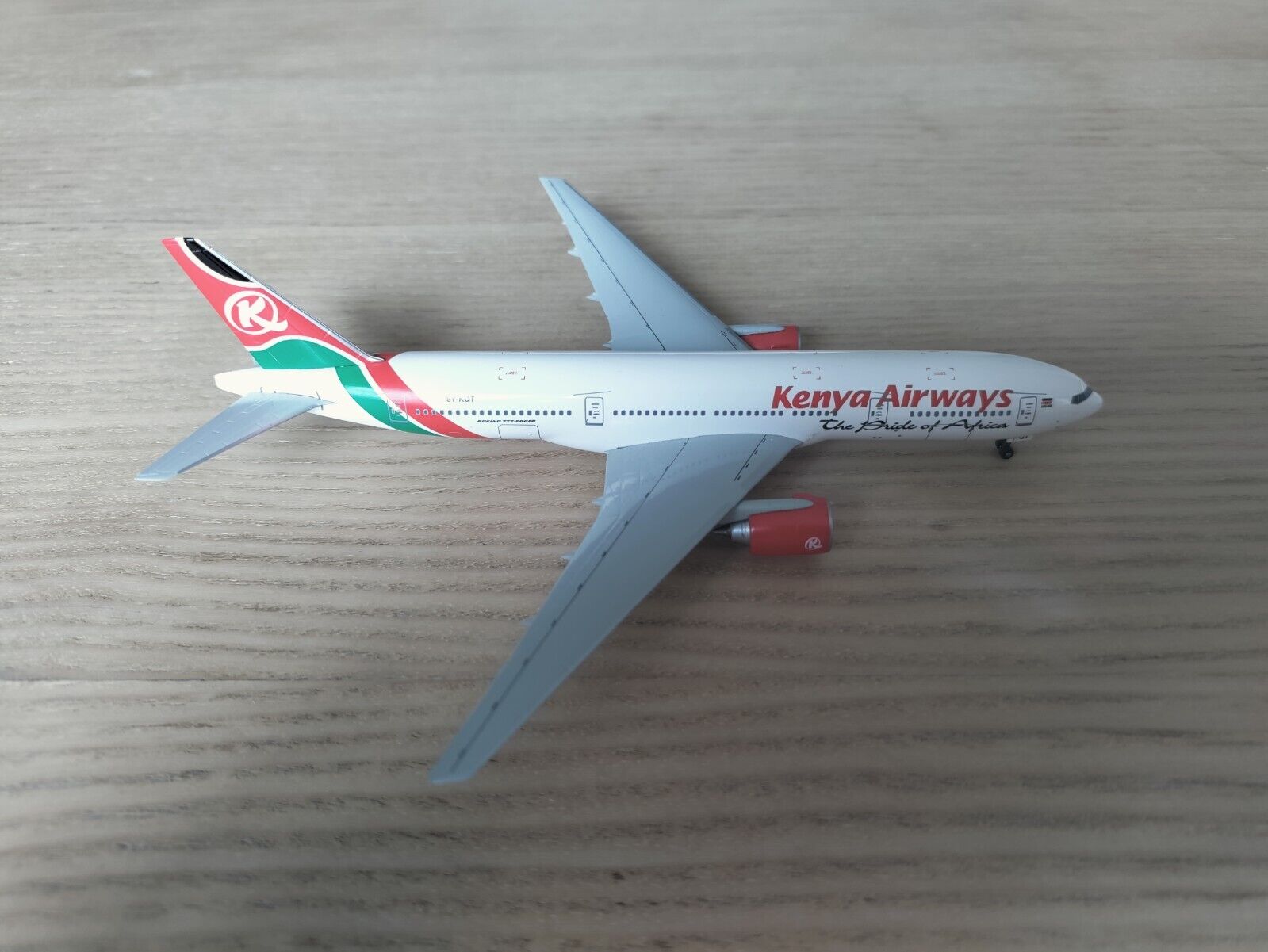 Kenya Airways	B777-200	Dragon Wings 1:400