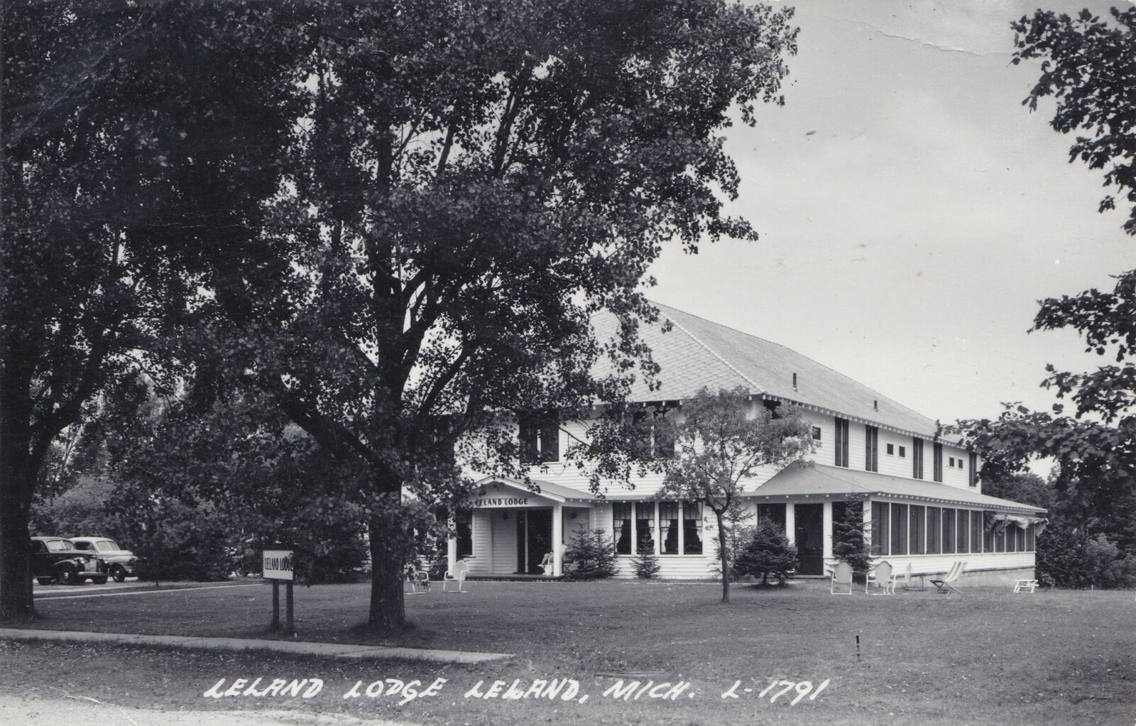 NW Leland MI RPPC 1940s LELAND LODGE previously was the THE NICHOLAS HOTEL