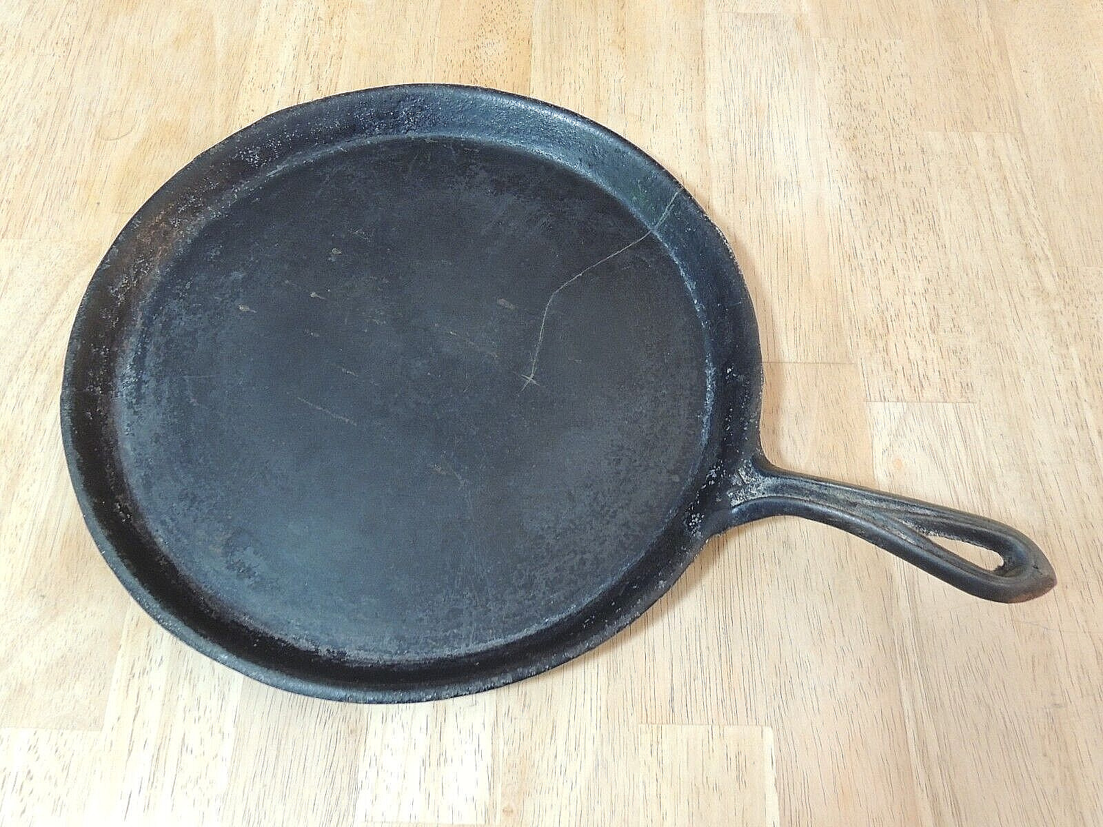 Antique Pre 1900 Cast Iron Skillet Griddle with Gate Mark & Heat Ring, 12\