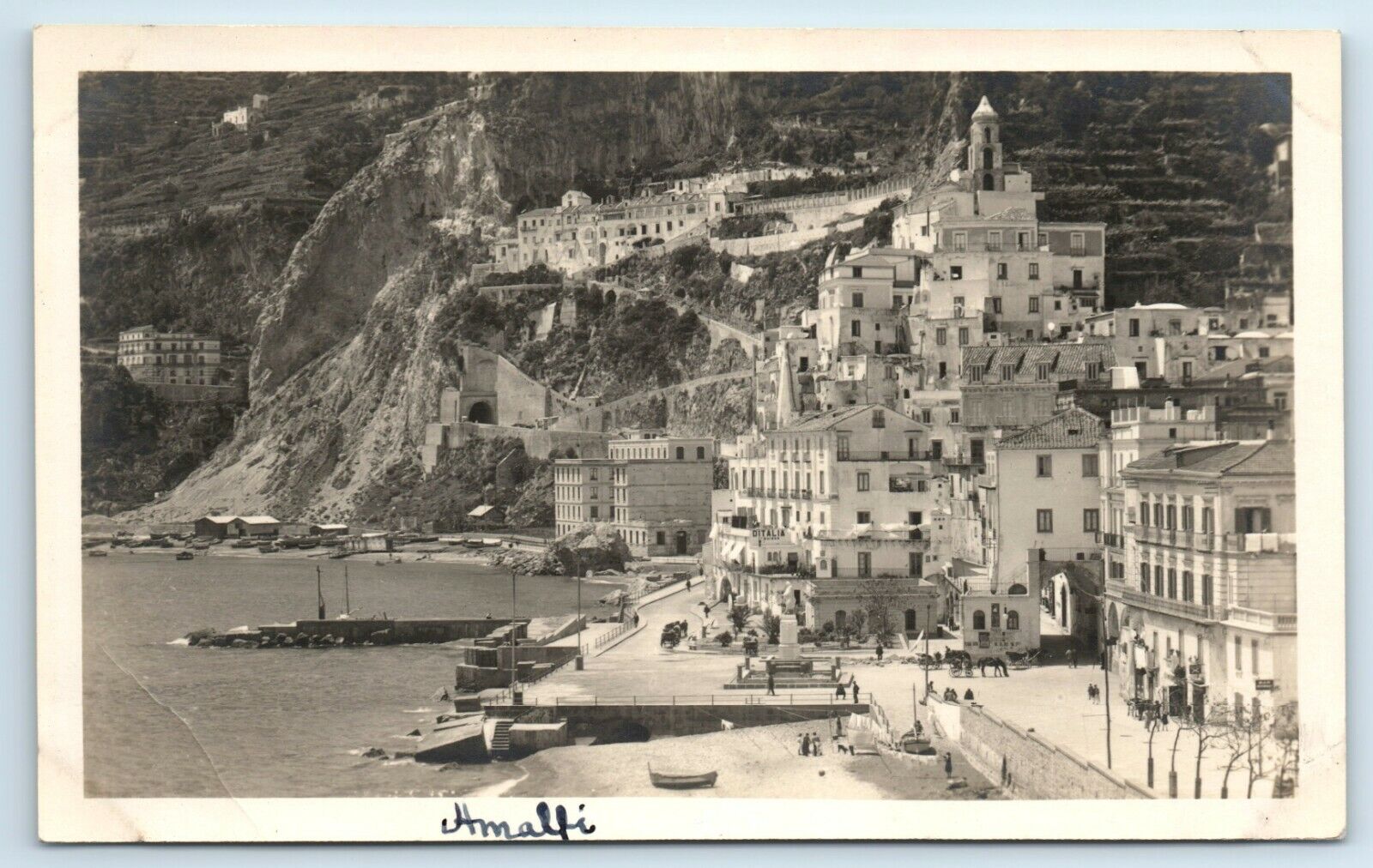 Postcard Amalfi Panorama colla Piazza Flavio Gioia e Hotel Cappuccini RPPC B199