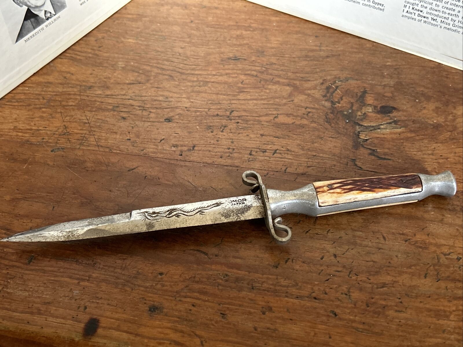 VINTAGE OMOR JAPAN dragron engraved bone handle FIGHTING KNIFE