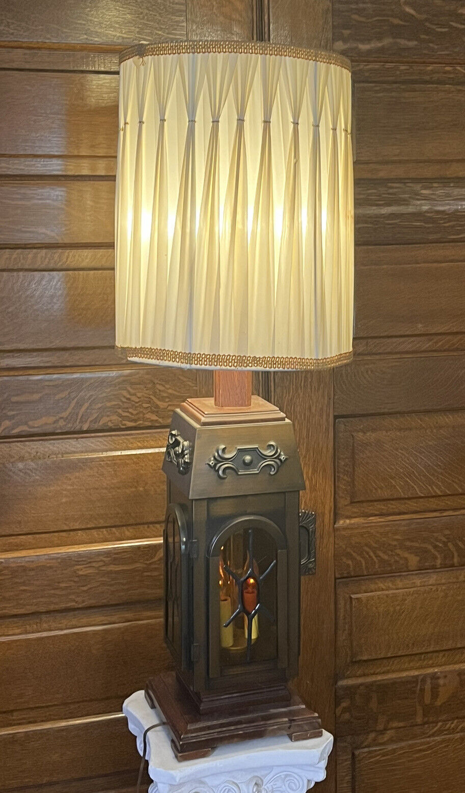 Vtg Spanish Revival Table Lamp w/Candles-Wood Antiqued Brass Stained Glass MJW