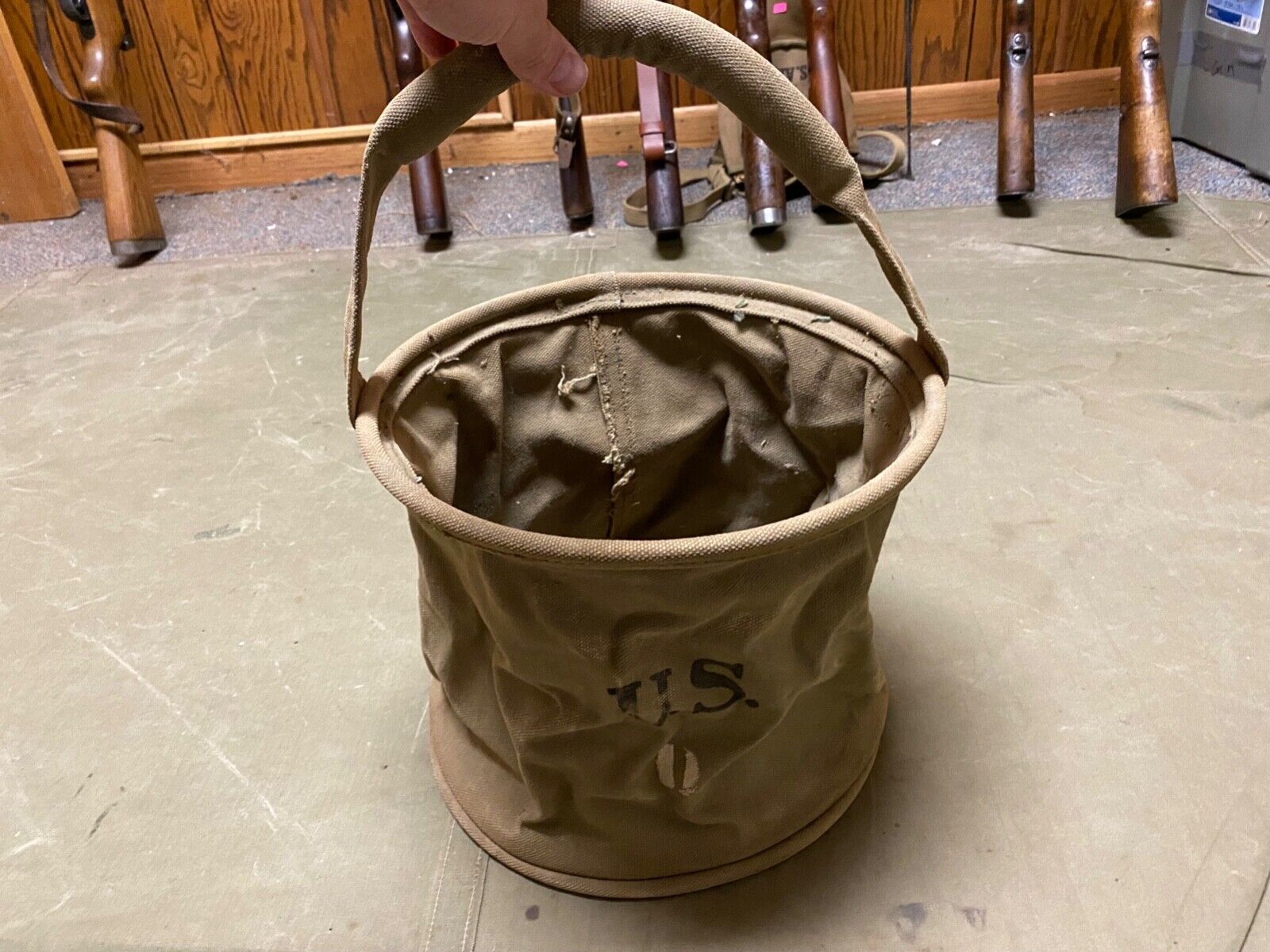 ORIGINAL WWII US ARMY M1942 COLLAPSIBLE WATER BUCKET-OD#3, DATED:1944