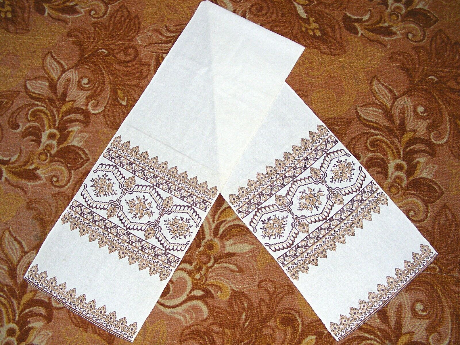 Vintage Ethnic Festive Embroidered Towel Ukrainian Folk Decor Embroidery Ornamen