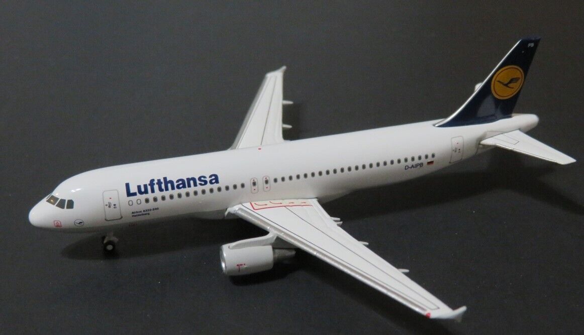 Gemini Jets.  Lufthansa A320-200.  D-AIPB.   1:400 Scale.  Brand New