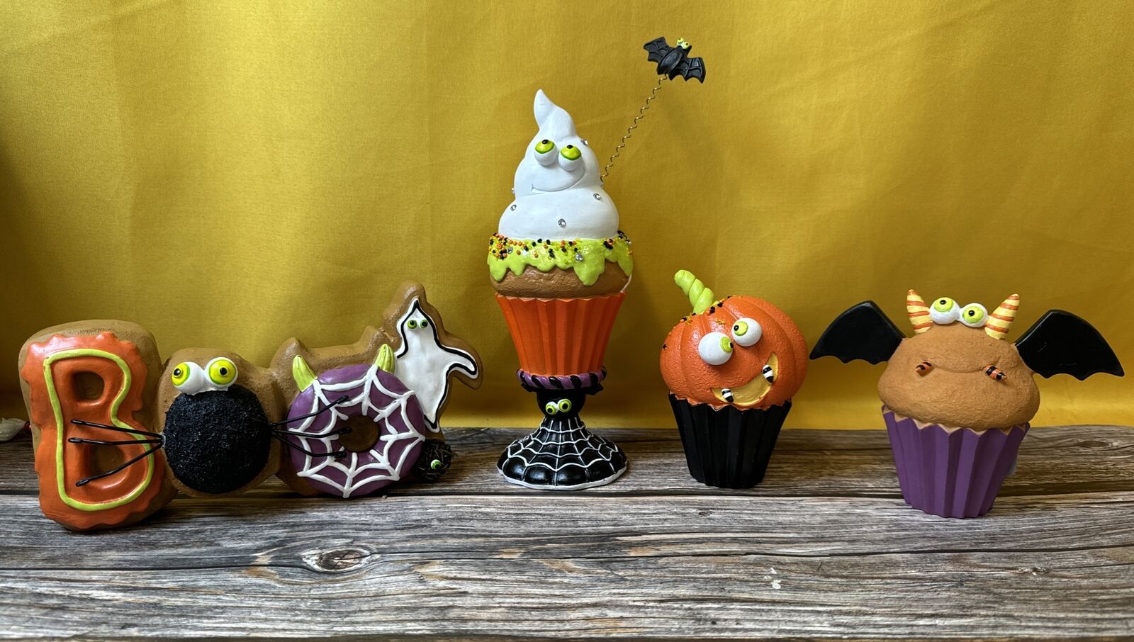 Transpac Halloween Cupcake Sweet Treat Resin Figure Lot Of 4 Ghost Pumpkin Bat