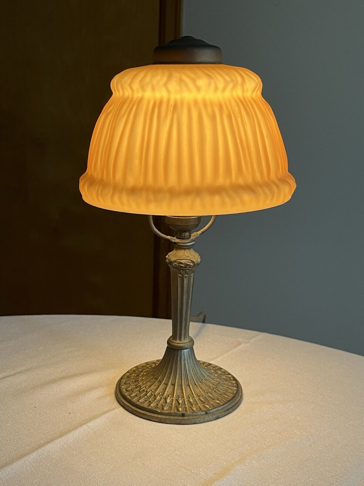 Vintage Signed Pittsburgh Milk Glass Orange Boudoir Table Lamp