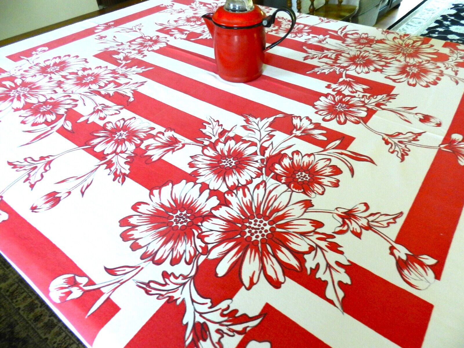 1950s Red White Cottage Tablecloth, excellent