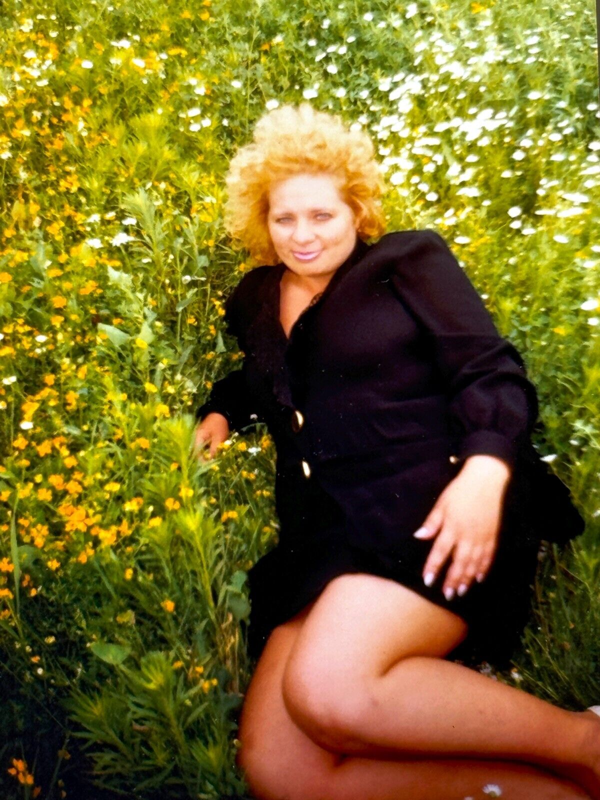 2000s Pretty Plump Woman Lying on grass Expectation ORIGINAL Vintage Photo