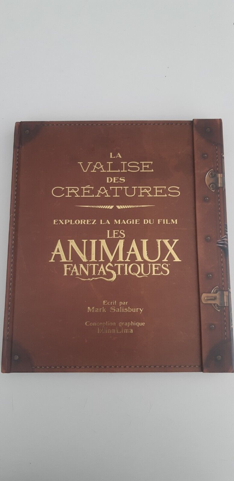 THE SUITCASE OF CREATURES FANTASTIC ANIMALS Collection Book