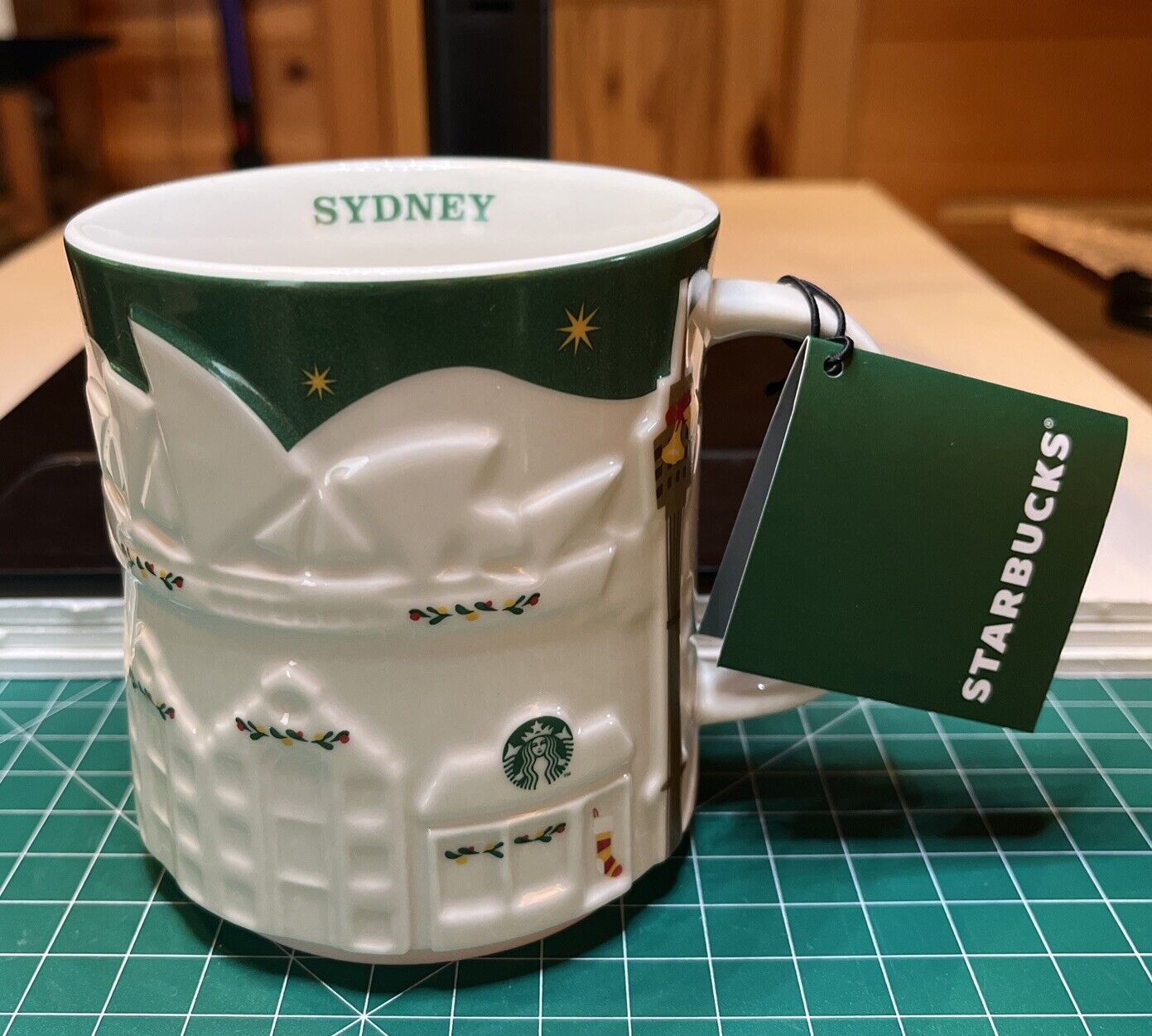 Starbucks 2016 Sydney Australia Holiday Coffee Mug Green 16oz NIB with all tags
