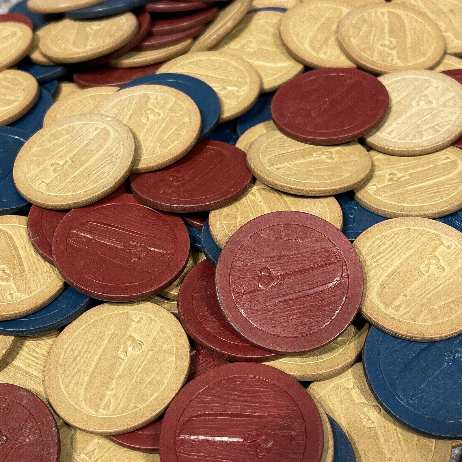 Lot Of 190 Vintage 1930s Speed Boat Embossed Clay Poker Chips Set Red White Blue