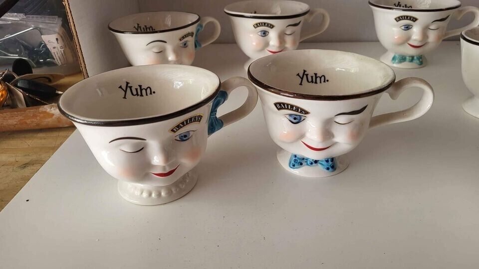 2 Baileys Irish Cream His & Hers Yum Winking Face Cups Mugs 1996 Limited Ed