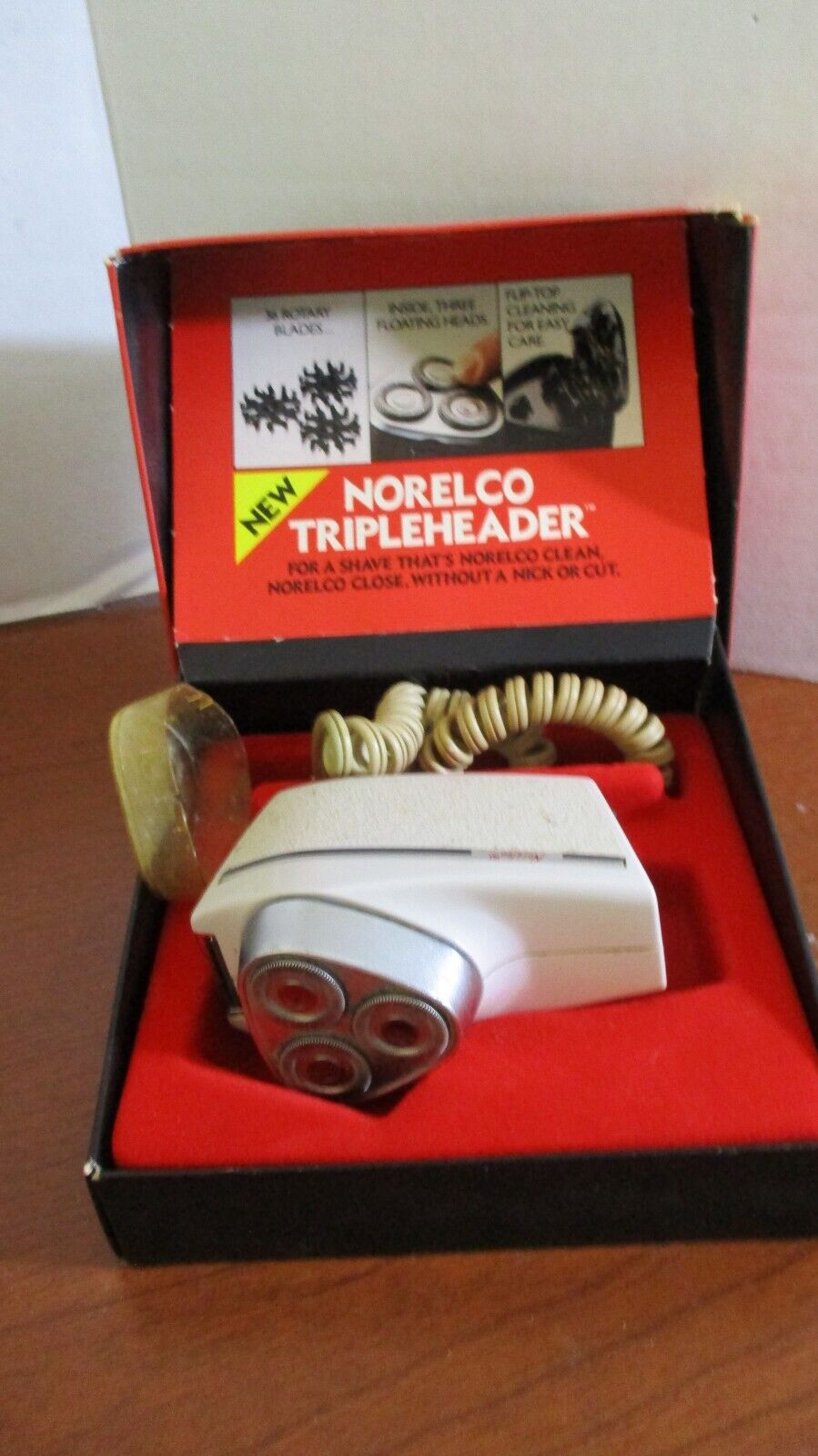 Vintage NORELCO TRIPLE HEAD  SHAVER ~Working Condition