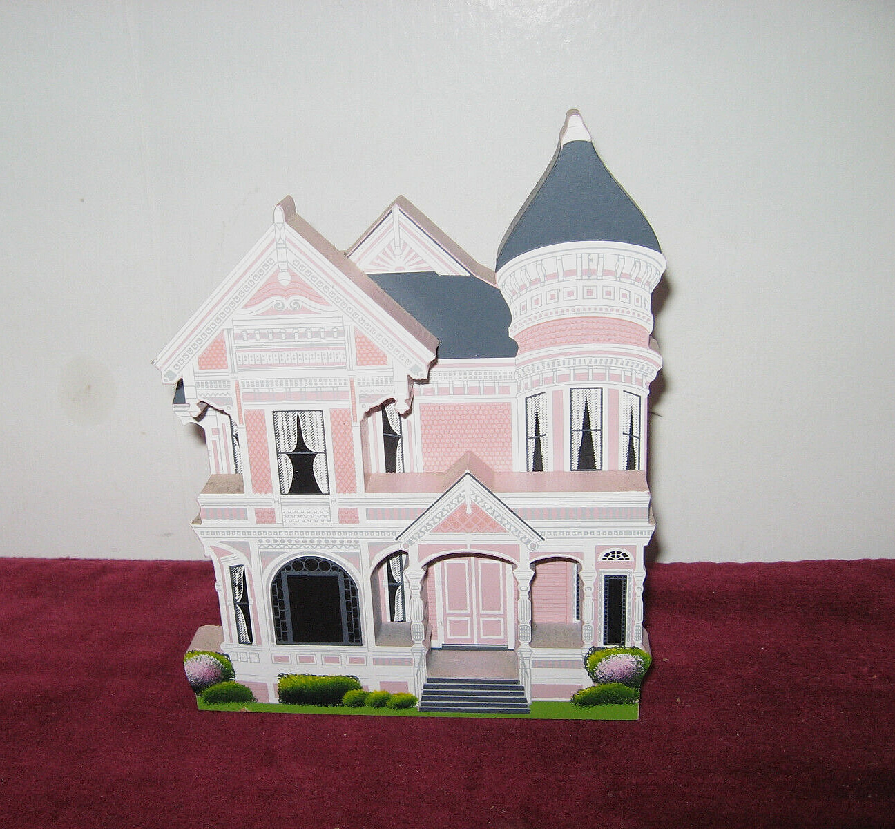 Shelia\'s Collectibles Pink Lady Eureka California 1995 Collector\'s Society