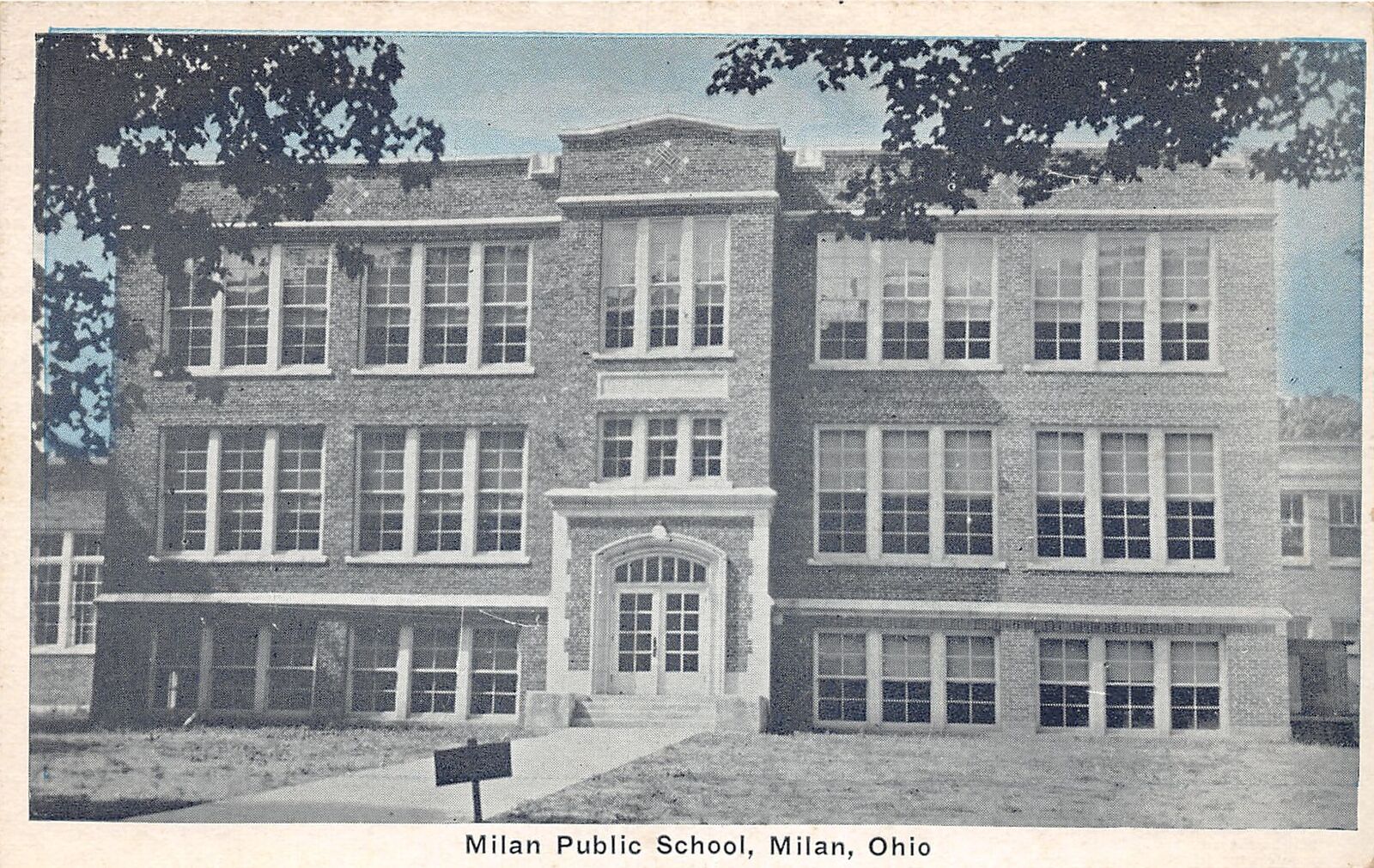 J50/ Milan Ohio Postcard c1930s Milan Public School Building  116