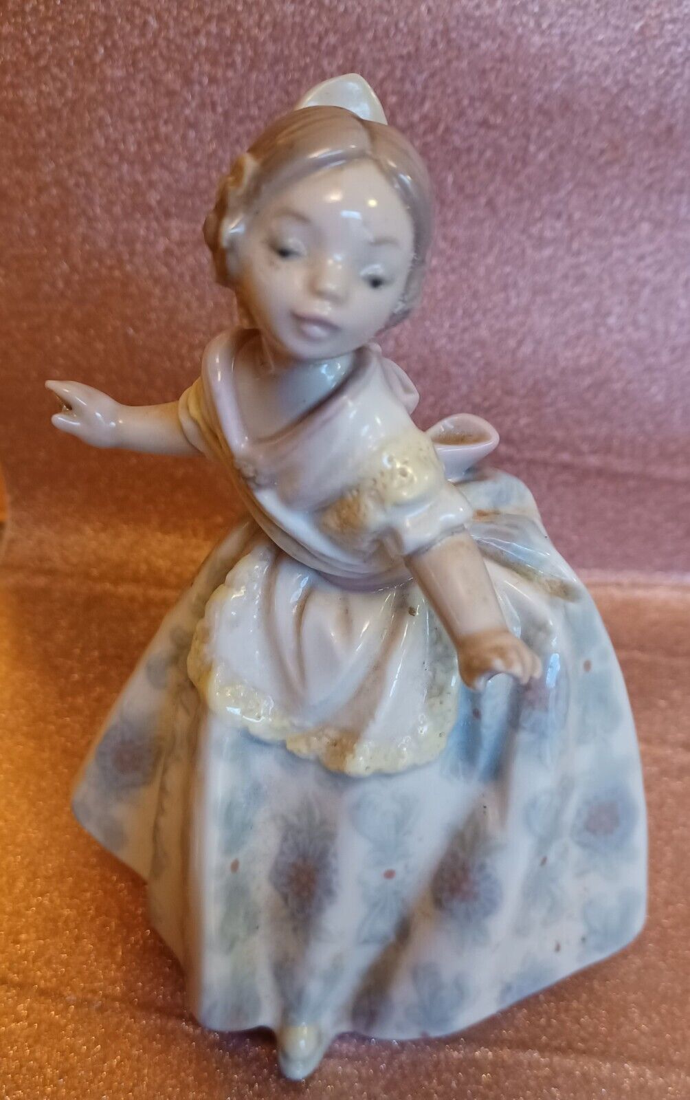 Lladro Figurine #5375 Teresita / Girl Dancing 