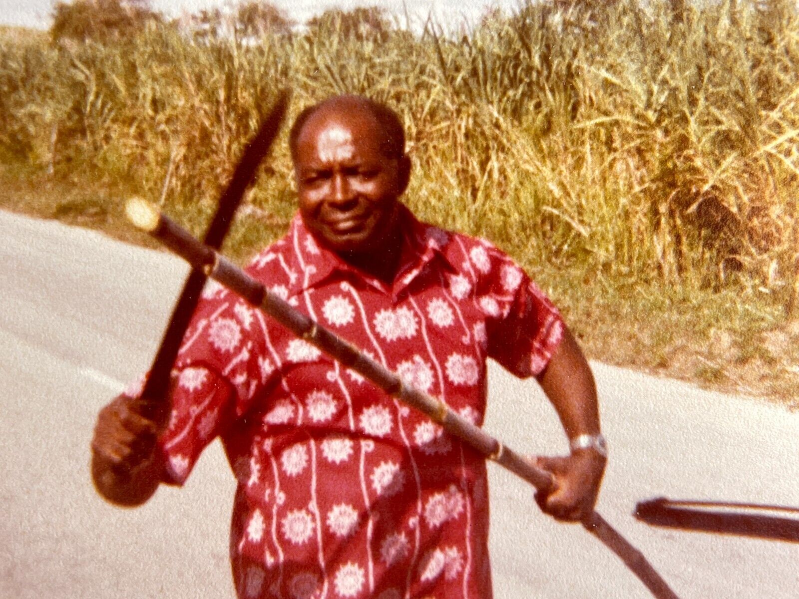 i4 Photograph Native Man Cutting Sugar Cane Roadside For Tourists 1980\'s