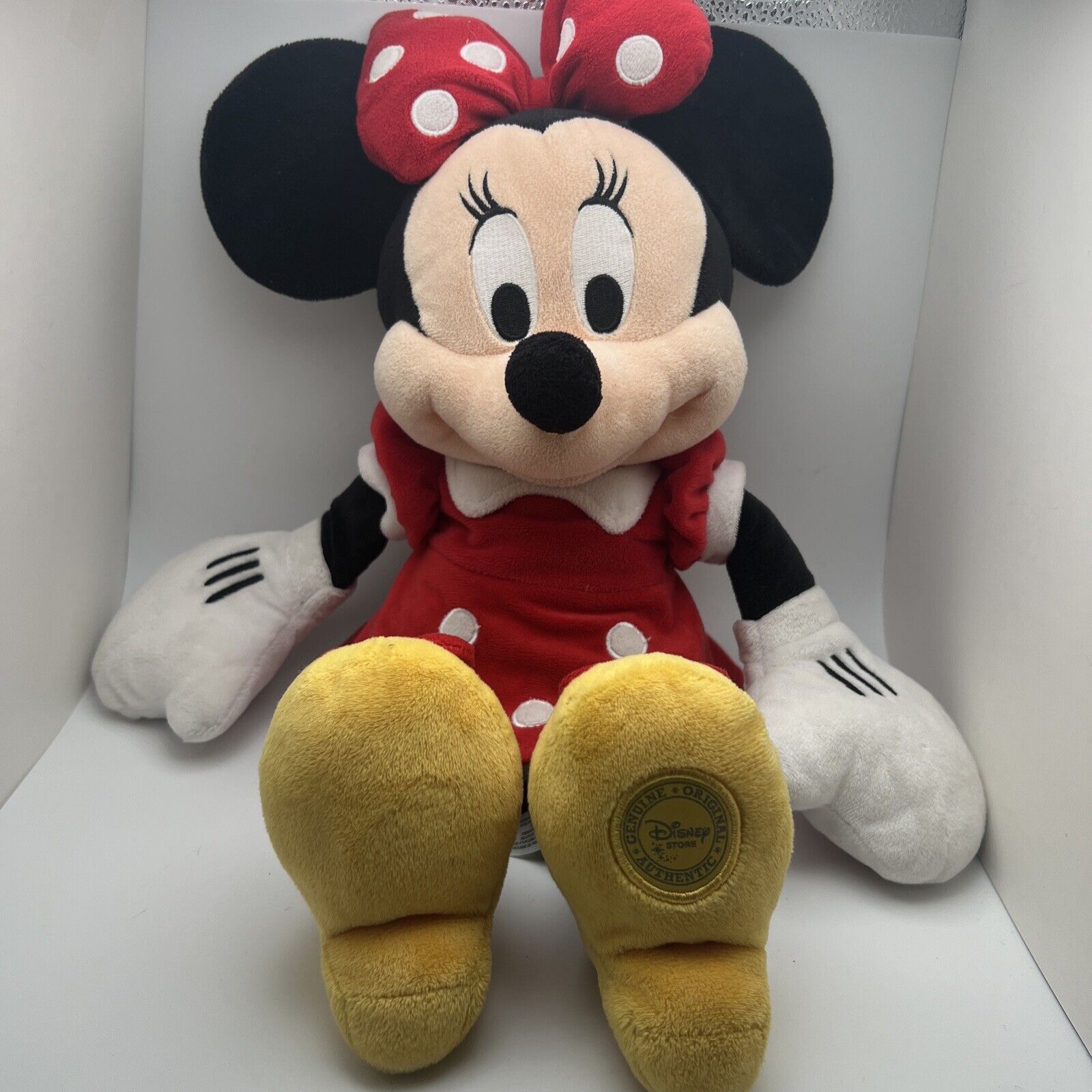 Disney Store Genuine Original Authentic Minnie Mouse 14\