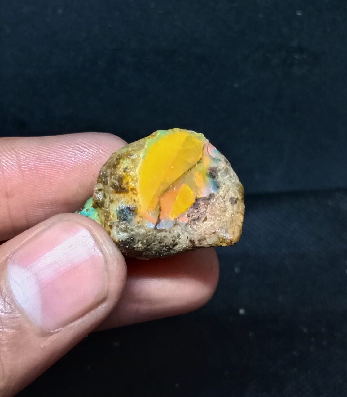 17 Crt Opal Raw stone Natural Ethiopian Opal Raw rough stone Healing Raw Opal /