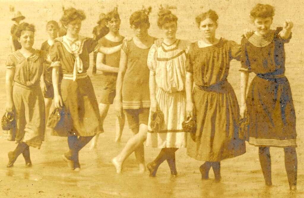 CEDAR POINT OHIO EARLY PRIMITIVE ANTIQUE REAL PHOTO POSTCARD GIRLS IN SWIMSUIT