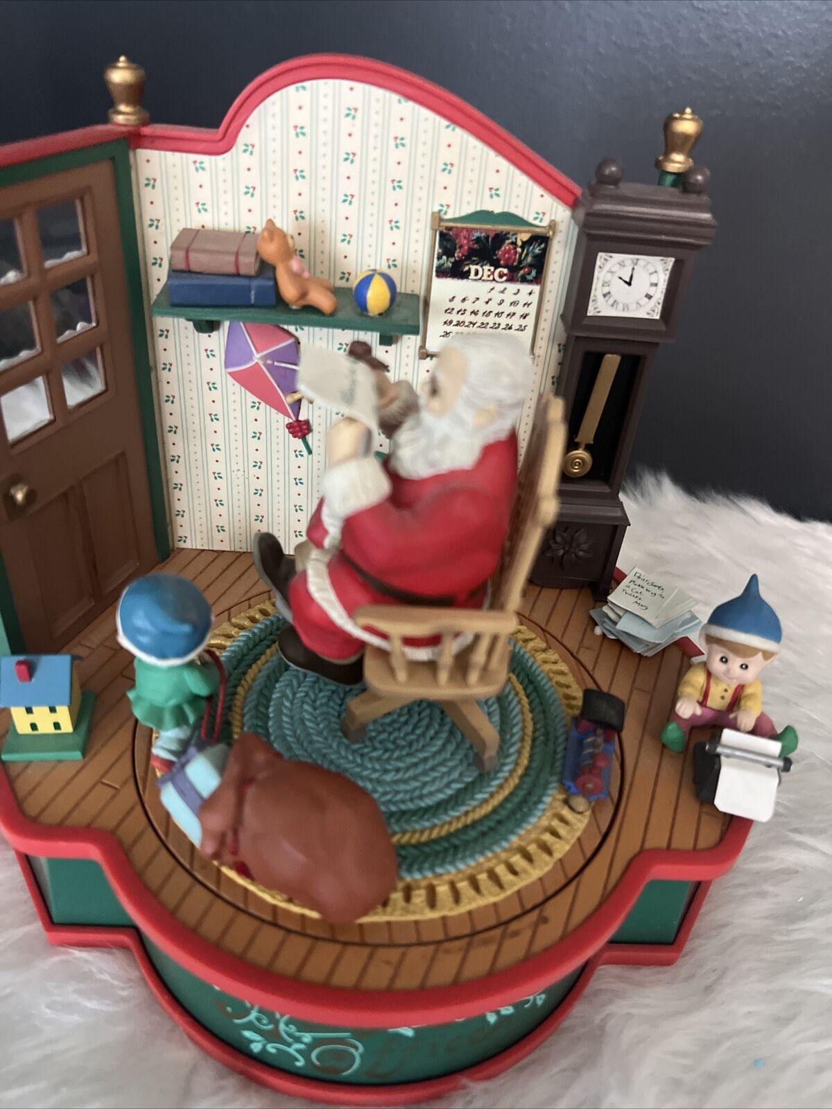 Vintage 1993 Lustre Fame Santa's North Pole Office Christmas Animated Music Box 