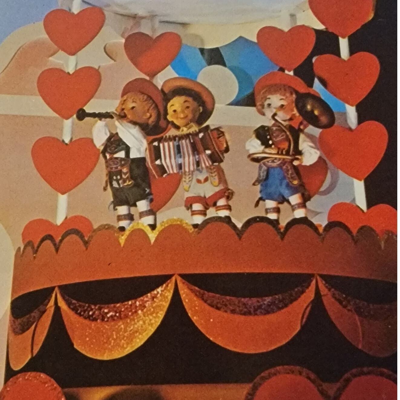 Postcard Vintage Walt Disney World It\'s a Small World.  1970\'s Unposted 