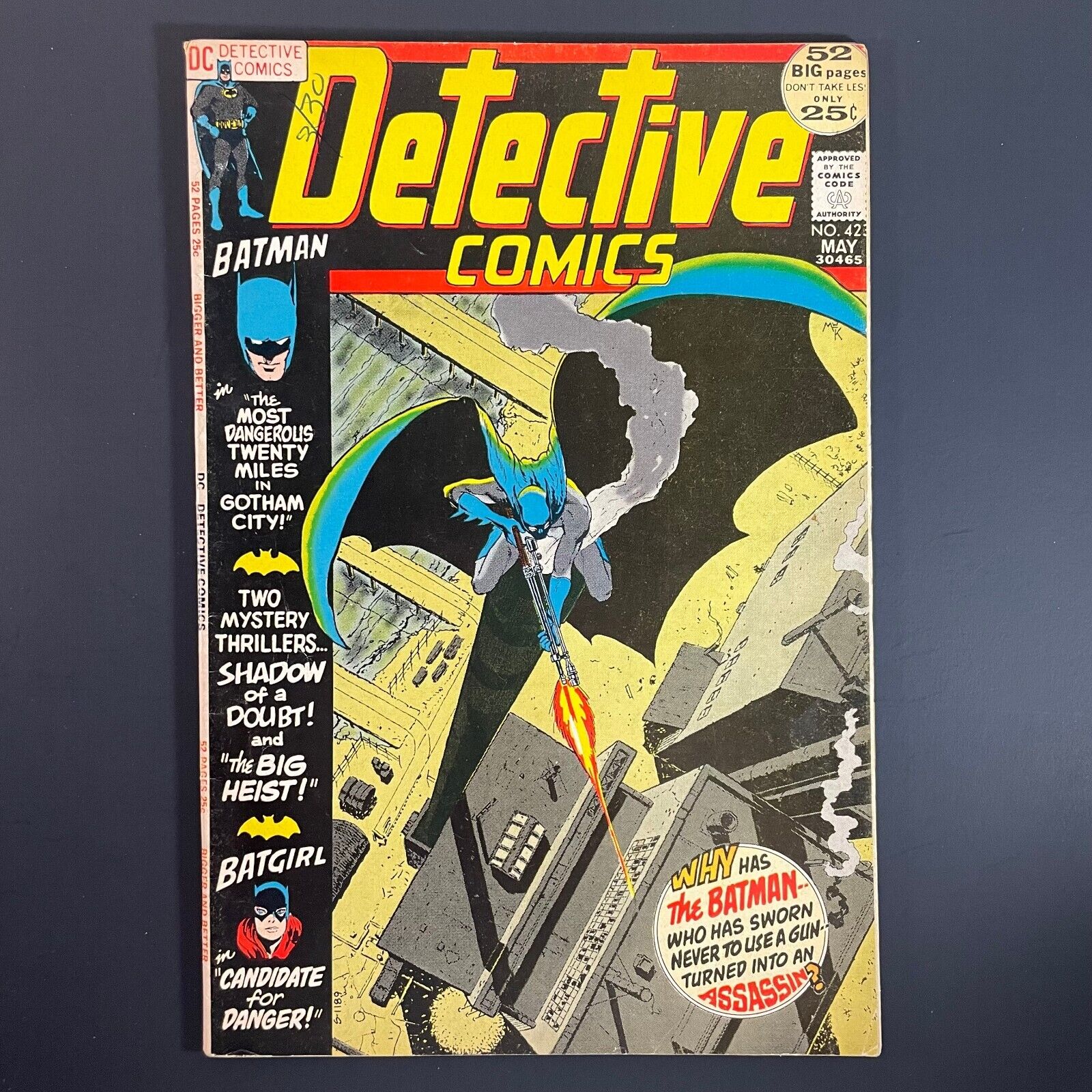 Detective Comics 423 Bronze Age DC 1972 Batman comic Batgirl story Kaluta cover