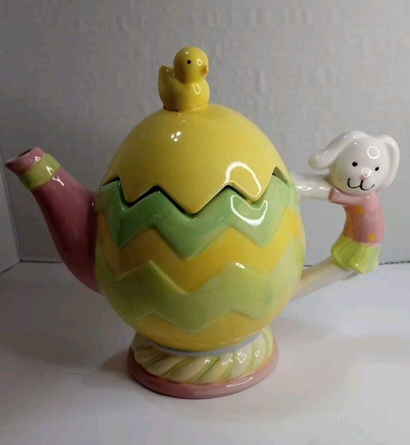 Vintage Cute Bunny Rabbit Teapot