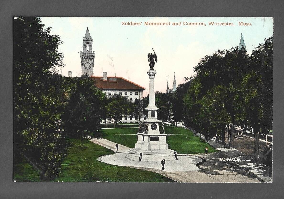 USA 1910 Soldiers Monument & Common Mass postcard