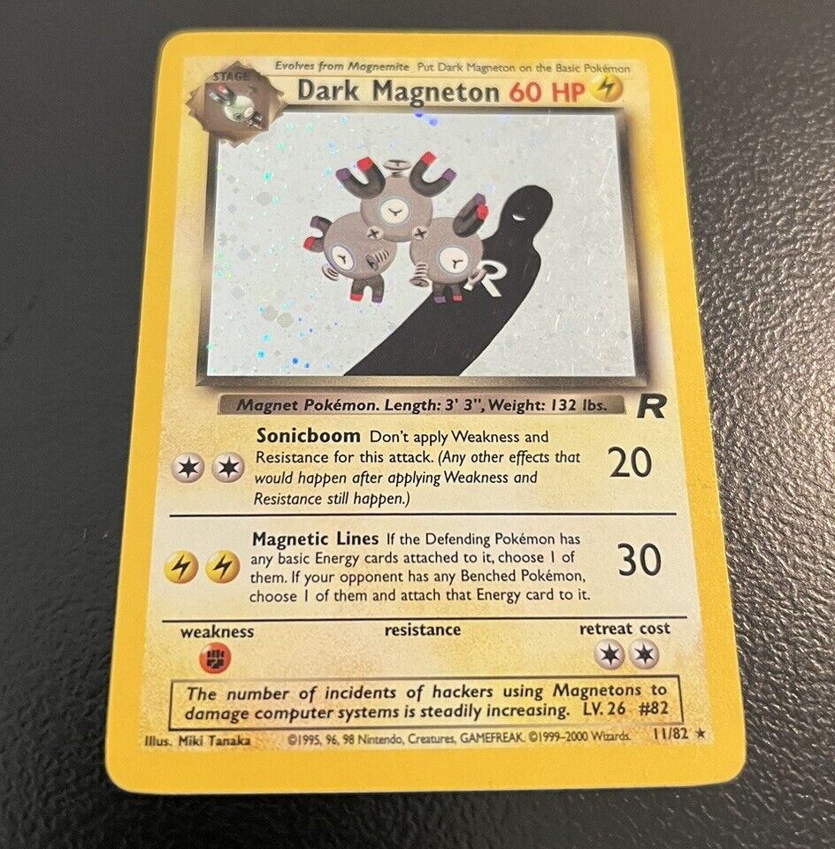 Dark Magneton 11/82  Original Team Rocket Holo Rare Pokemon Card WOTC TCG