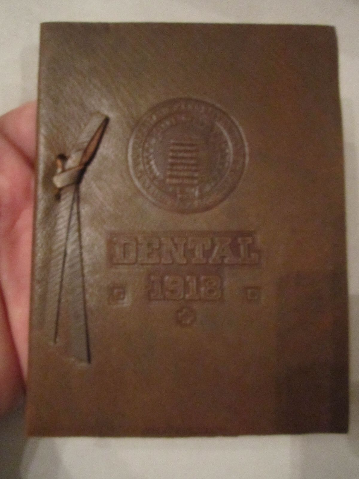 1918 UNIVERSITY OF PENNSYLVANIA DENTAL SCHOOL CLASS LEATHER BOOKLET - TUB BN-14