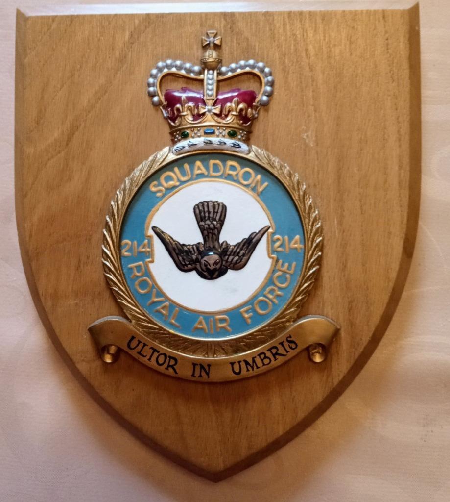 Old RAF Royal Air Force Station 214 Squadron Crest Shield Plaque pq