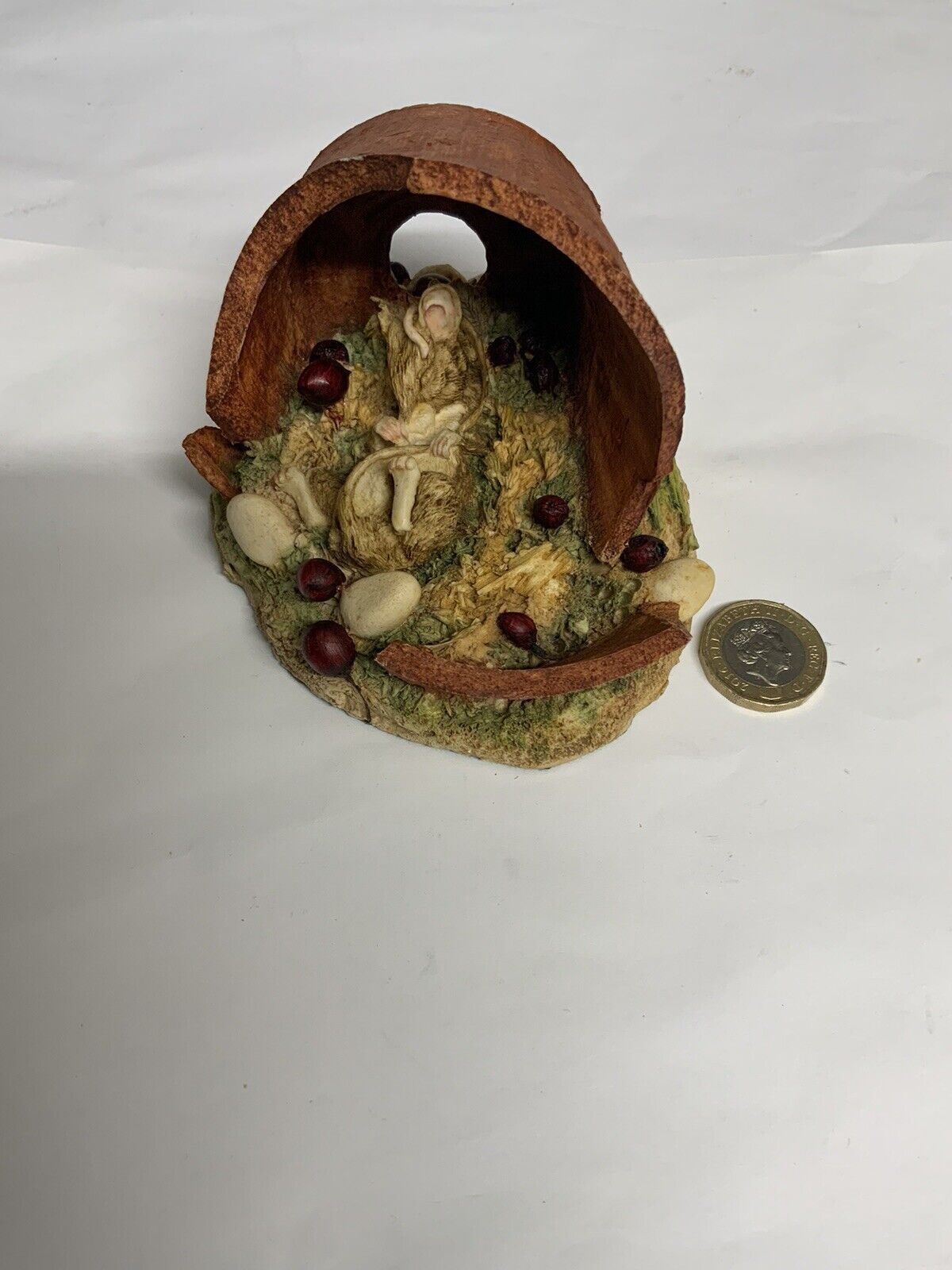 A Robarts Mouse In A Flower Pot Figurine Rare (uk only )
